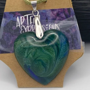 Resin swirled pendant