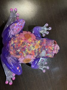 resin pink/purple frog